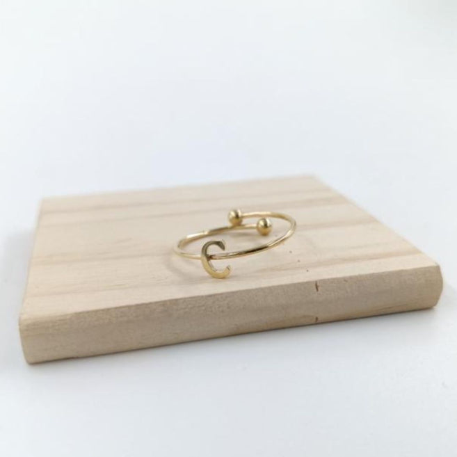 Anillo Dorado Inicial Personalizada