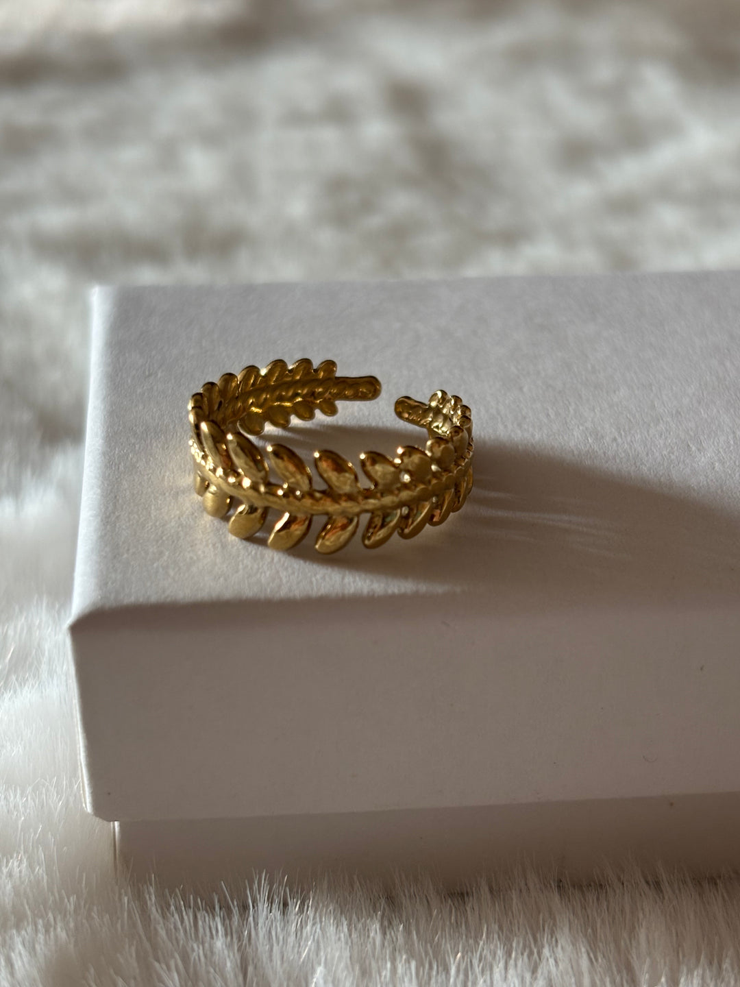 Anillo Leaf Dorado