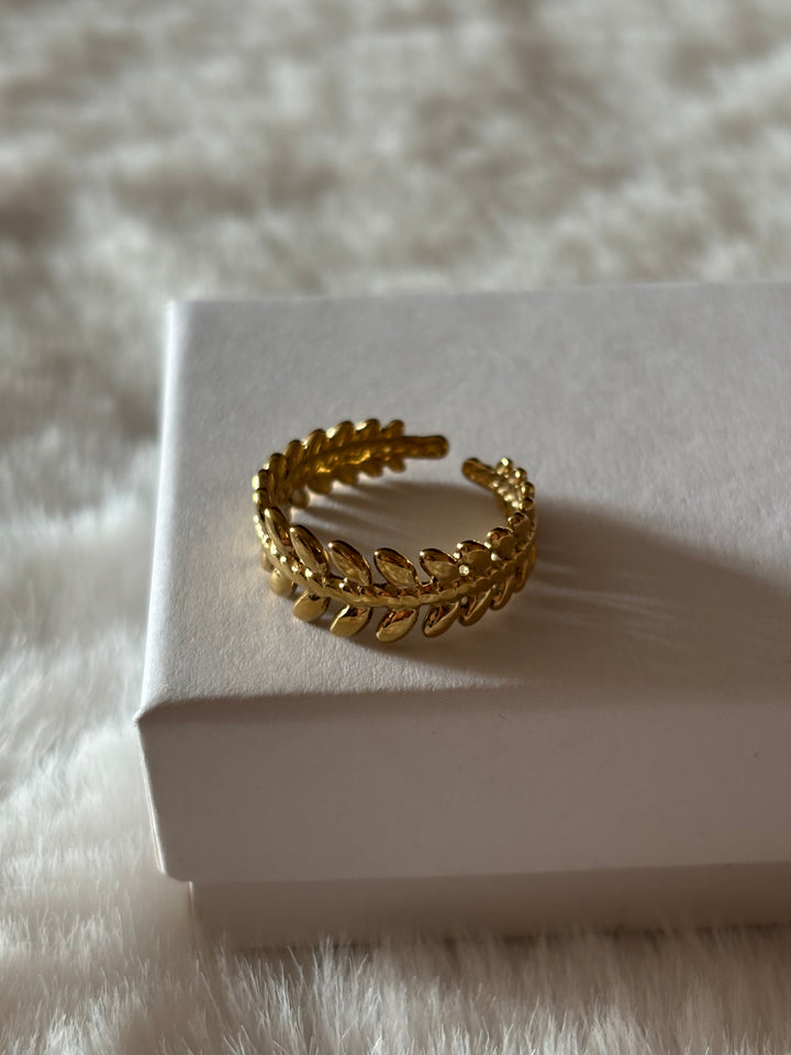 Anillo Leaf Dorado