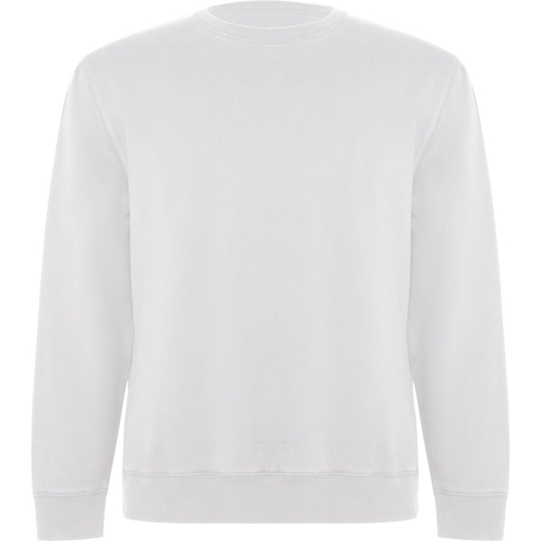 Detalle de varias sudaderas personalizadas con iniciales y nombres bordados en hilo colorido