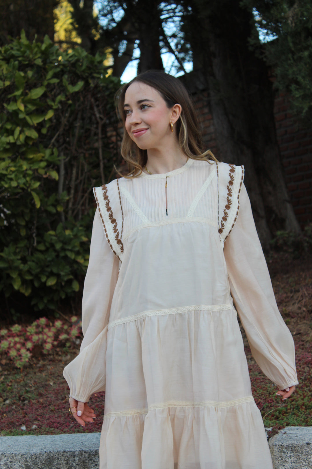 Vestido Indy Bordado Beige