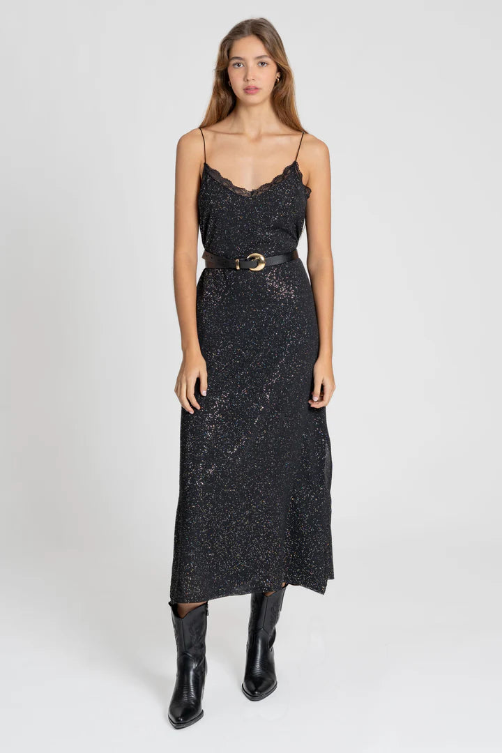 Vestido elegante negro con escote pico para eventos