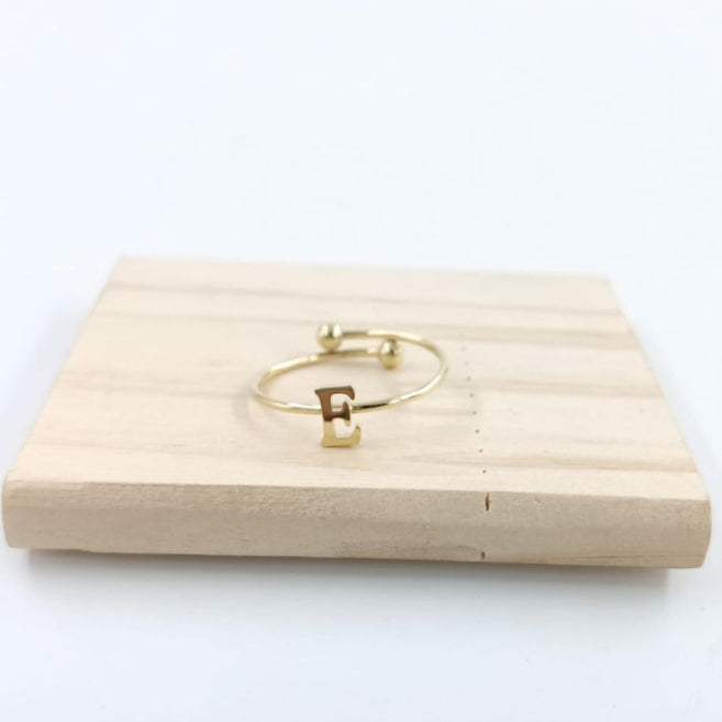 Anillo Dorado Inicial Personalizada