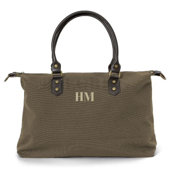 Bolso handbag Leonardo de Belorias con iniciales bordadas.
