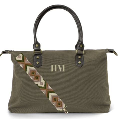 Vista del bolso Leonardo personalizado con iniciales bordadas, ideal para regalo elegante.