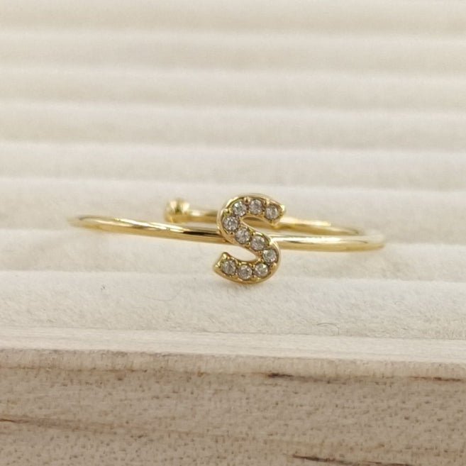 Anillo Dorado Inicial Personalizada Circonitas - Belorias