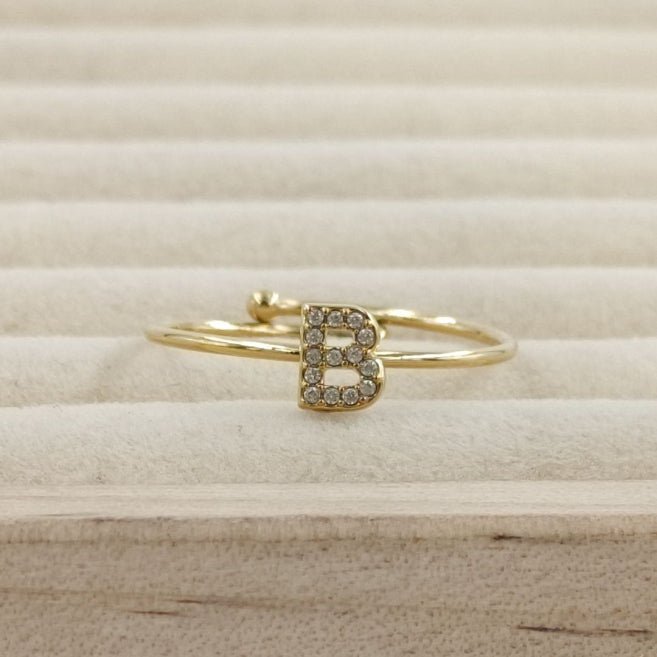 Anillo Dorado Inicial Personalizada Circonitas - Belorias