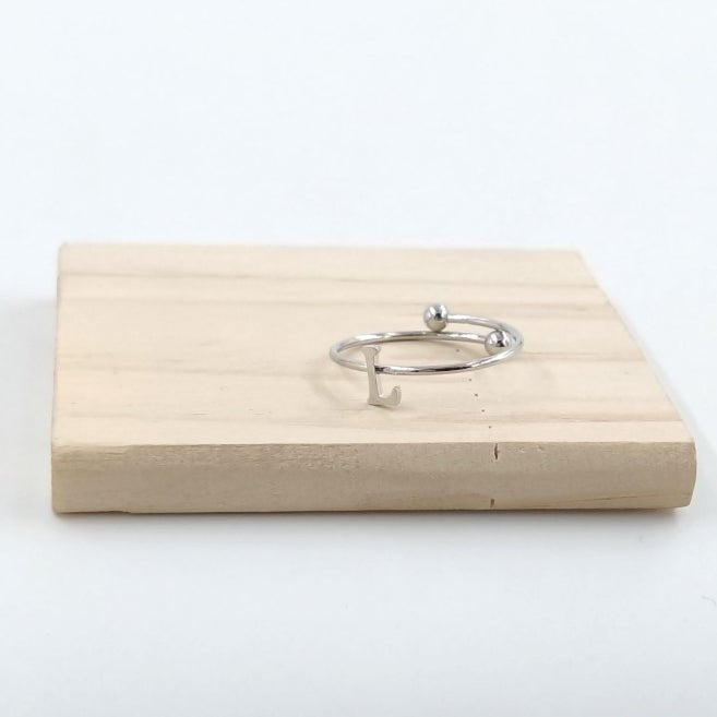 Anillo Plateado Inicial Personalizada - Belorias