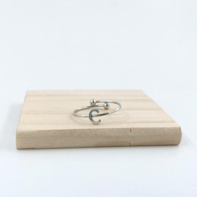 Anillo Plateado Inicial Personalizada - Belorias
