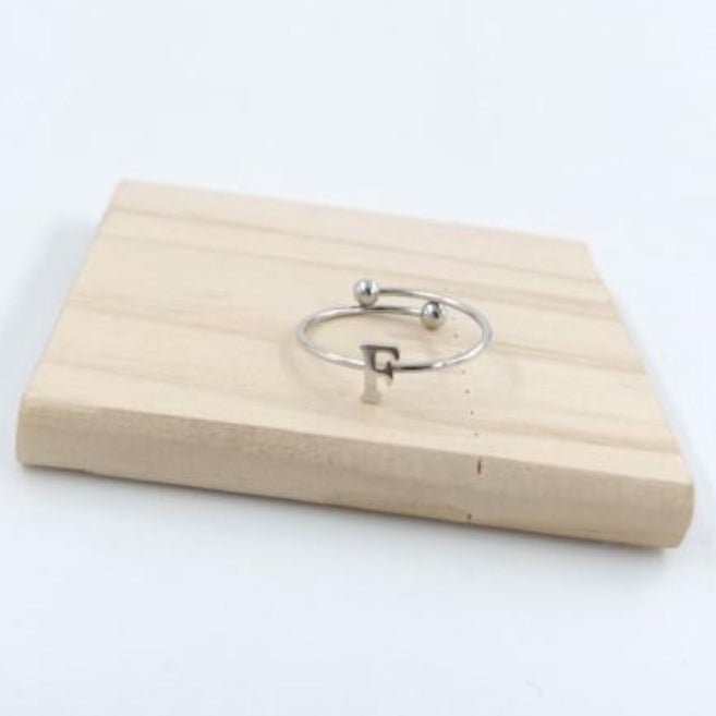 Anillo Plateado Inicial Personalizada - Belorias