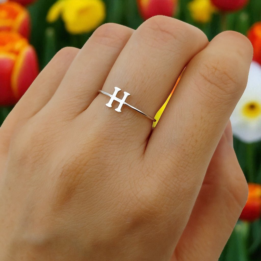 Anillo Plateado Inicial Personalizada - Belorias