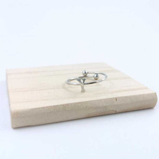 Anillo Plateado Inicial Personalizada - Belorias