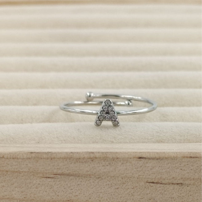 Anillo Plateado Inicial Personalizada Circonitas - Belorias