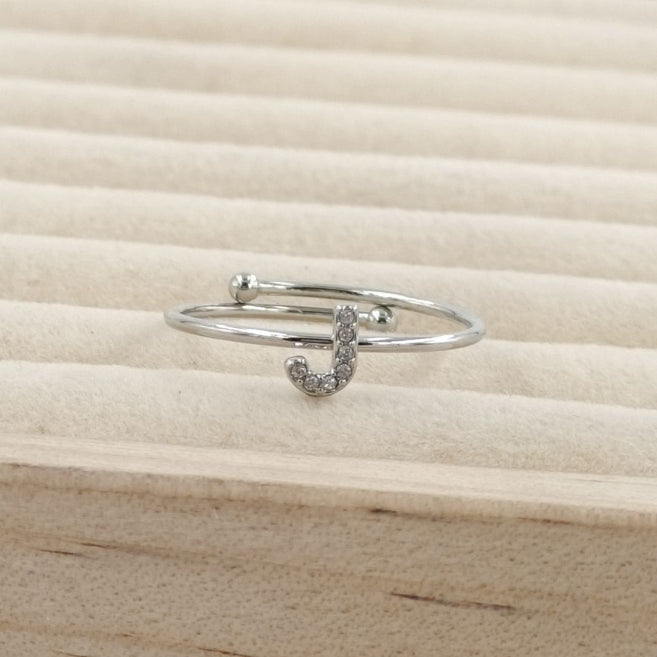 Anillo Plateado Inicial Personalizada Circonitas - Belorias