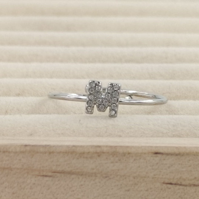 Anillo Plateado Inicial Personalizada Circonitas - Belorias