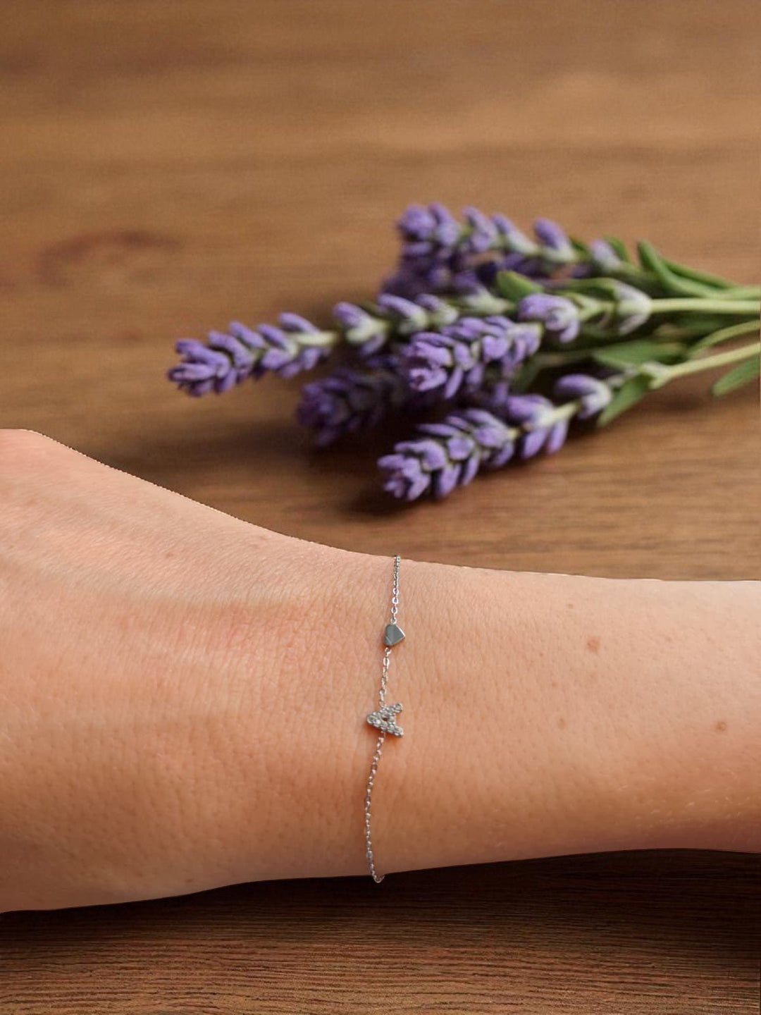 Pulsera Plateada con Inicial Personalizada - Belorias