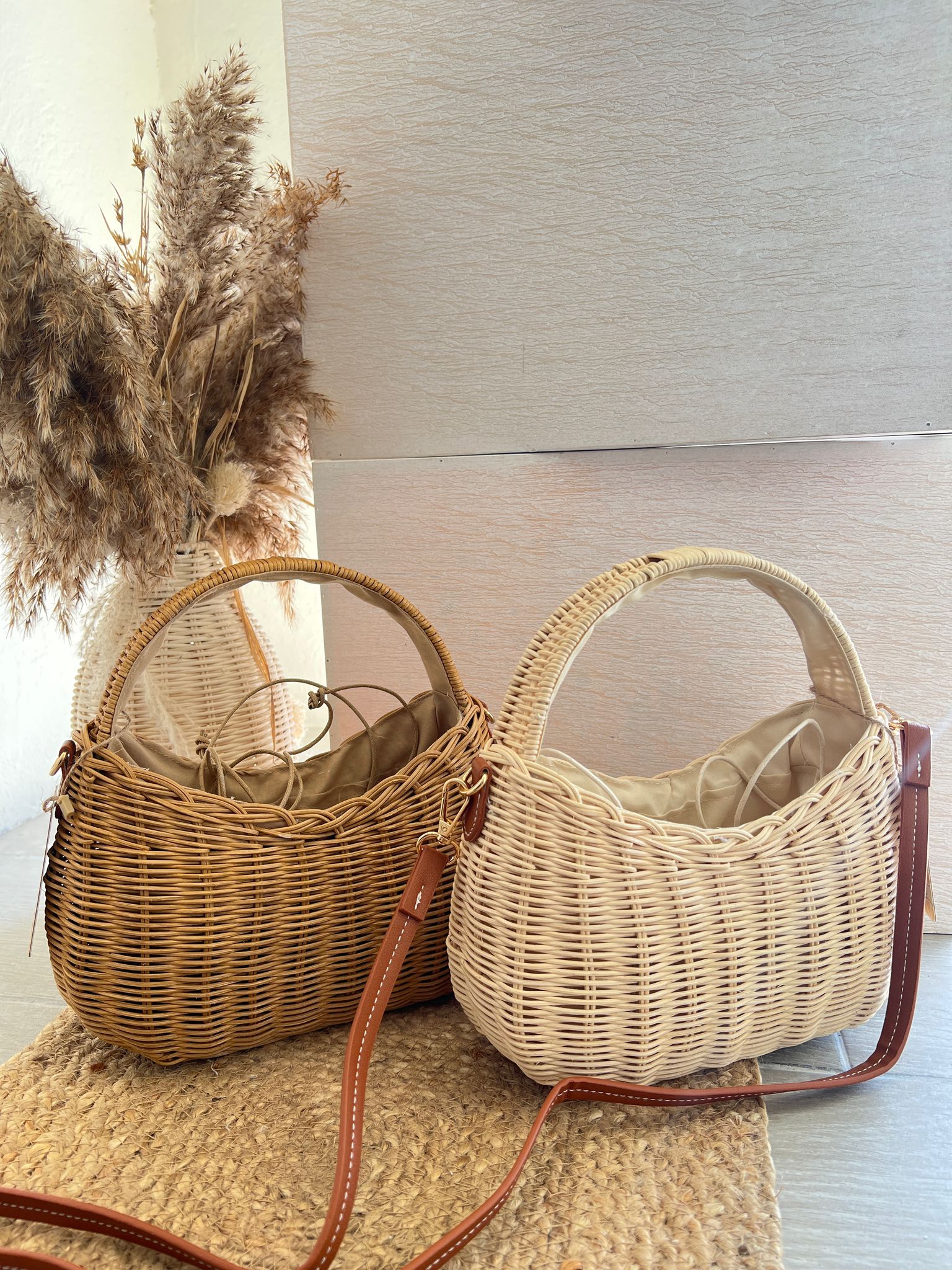 Capazo de mano Bohemian Mallorca hecho a mano en paja trenzada, estilo boho veraniego

