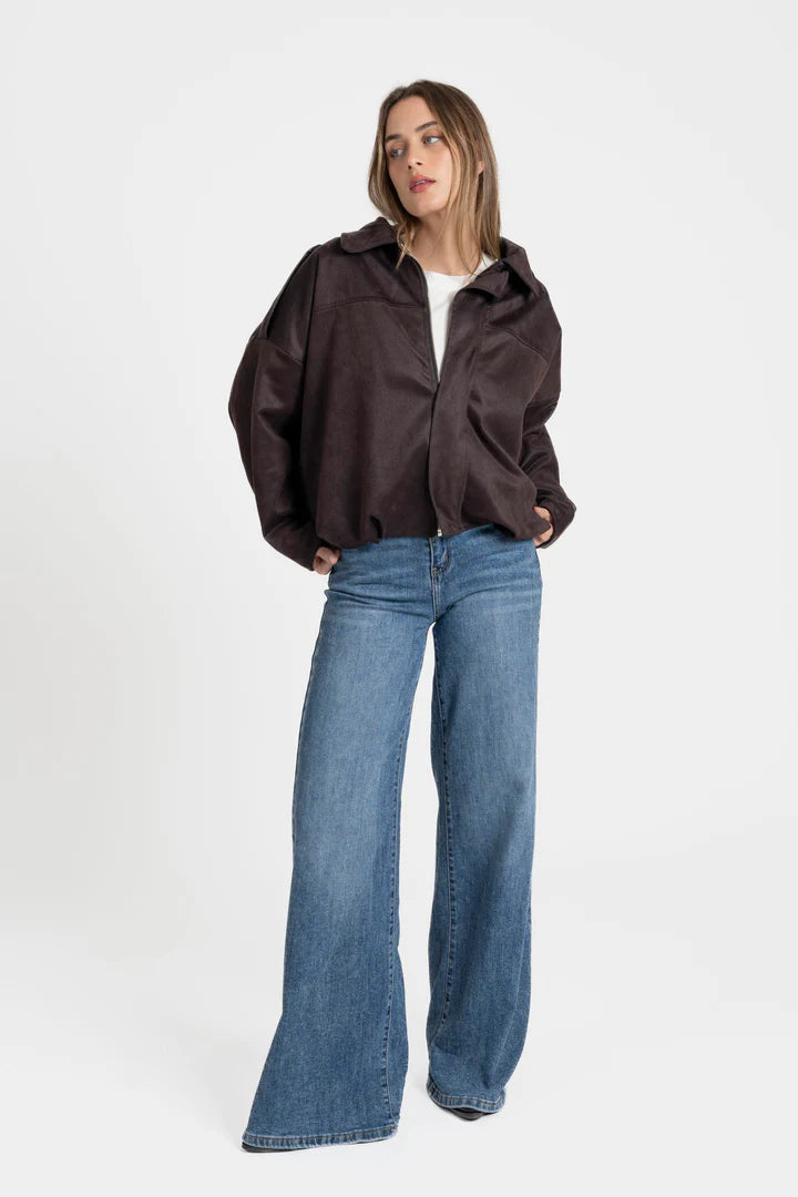 Chaqueta efecto ante marrón para mujer vista trasera