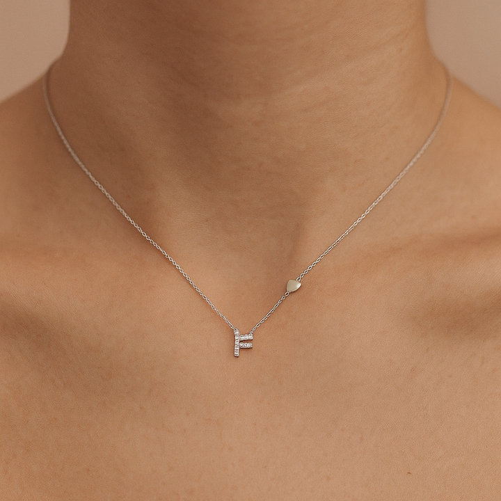 Colgante Plateado con Inicial Personalizada-Small