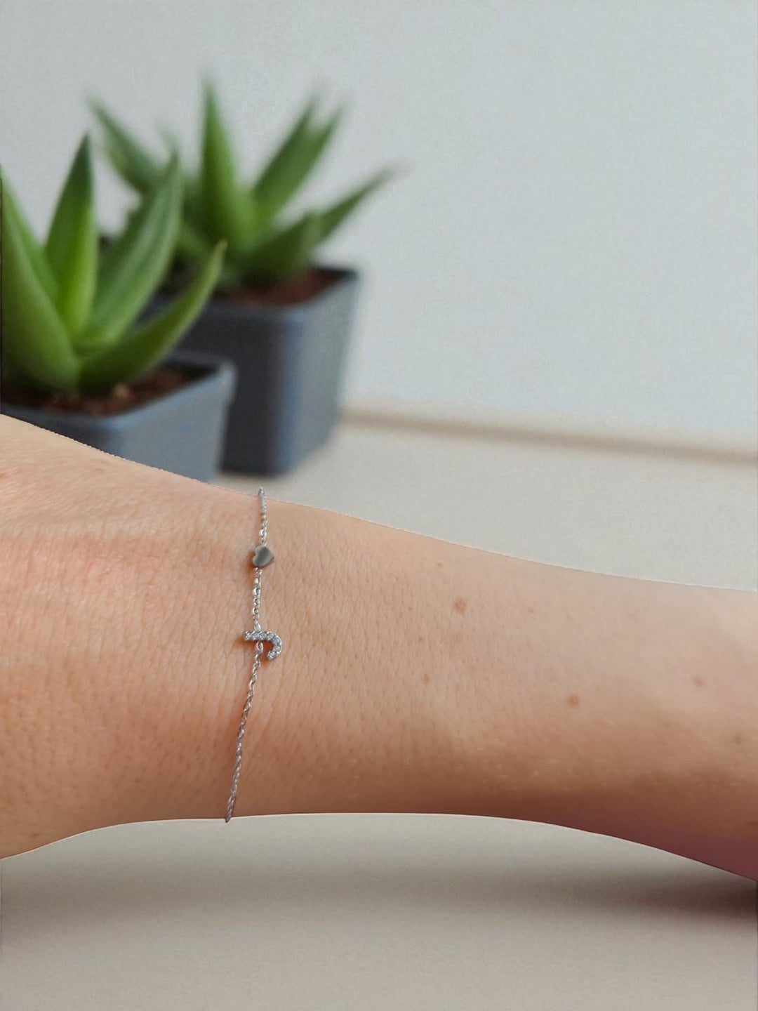 Pulsera Plateada con Inicial Personalizada