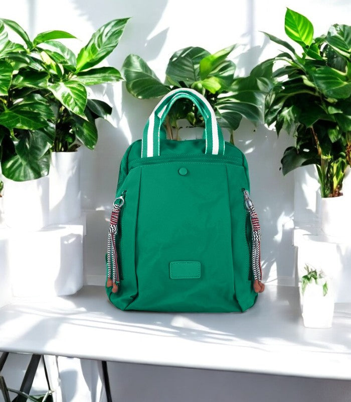Mochila versátil para mujeres modernas y amantes del detalle


