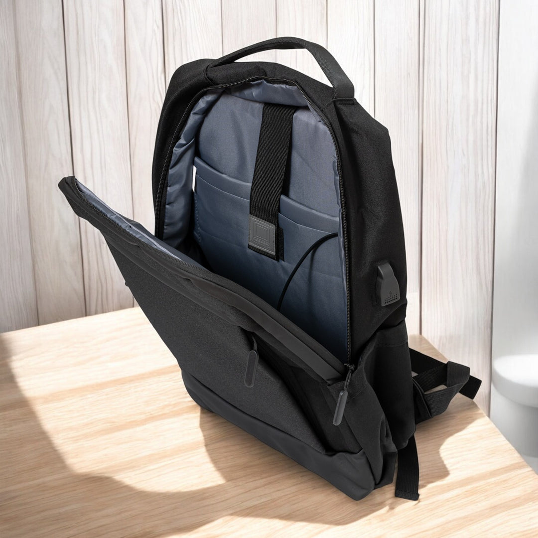 Mochila personalizable con bordado artesanal de iniciales

