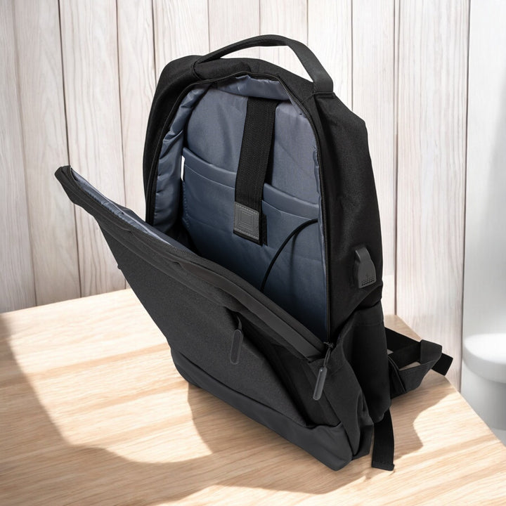 Mochila personalizable con bordado artesanal de iniciales

