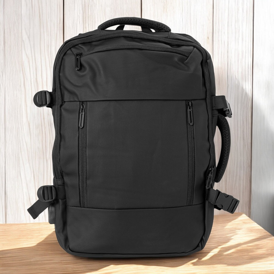 Diseño ergonómico con asas acolchadas y broche en el pecho


