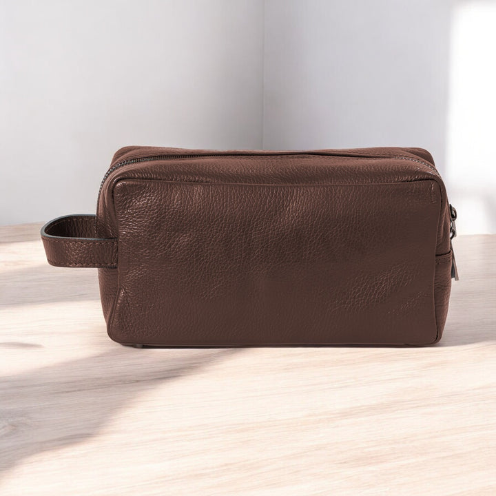 Ideal para hombre o mujer: neceser Otto con bordado de iniciales en piel.

