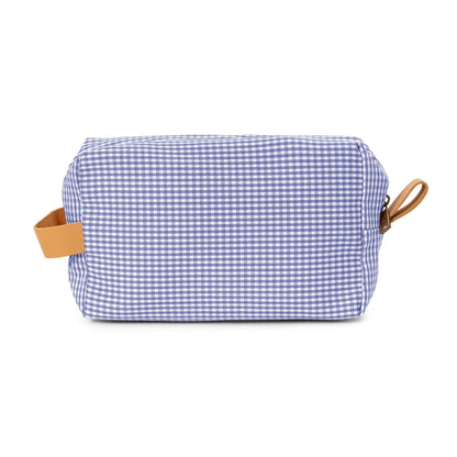 Neceser Piu con estampado vichy azul claro y asa de piel natural.

